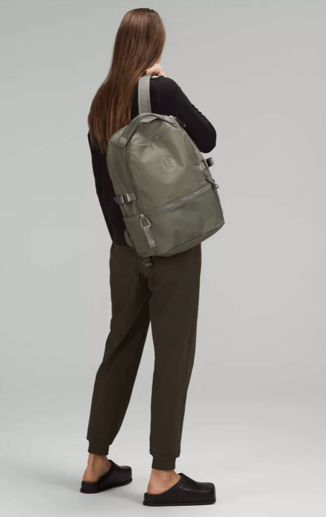 12 Best Lululemon Bags for Traveling: Travel Like a Boss - Lux You ...