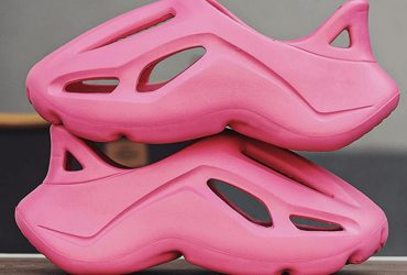 foam runners that look like yeezy